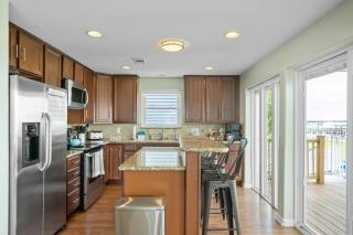 Galveston Bay Front Home with Private Pool and Pier - 8