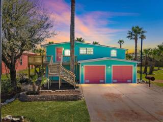 Multi-family Property with Private Pool, Large Yard and Steps From the Bay - 8