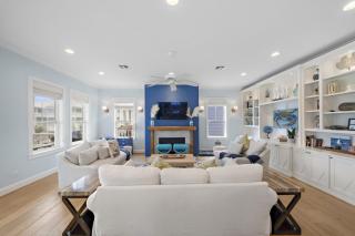 Large, Beautiful Home Close to the Beach - 1
