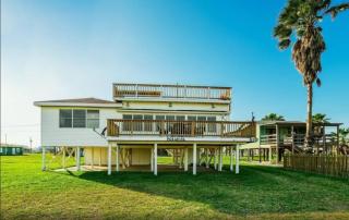 Beach bungalow with multiple decks, only 3-4 blocks from the beach - Surfside Beach - 9