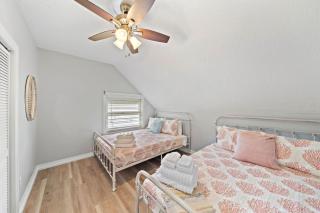 Sprawling estate with private pool and game room and guest house - 2