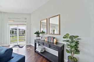 3-story beach house with incredible ocean views, steps to the beach - 8