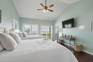 3-story beach house with incredible ocean views, steps to the beach - 1