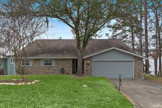Lakefront retreat with private dock and water toys - 3