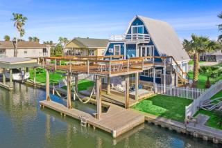 The Crab Shack Waterfront Canal with Cowboy Soaking Pool and Boat Dock - 9
