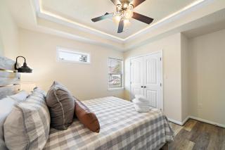 Lakefront home with huge yard and picturesque front porch - 6