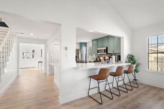Spacious Home Near the Seawall with a Private Pool - 4