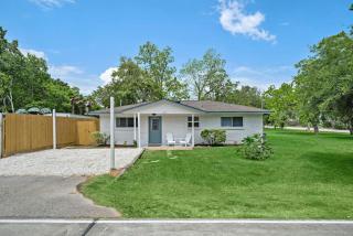 Beautiful home with pool near Kemah Boardwalk - 5