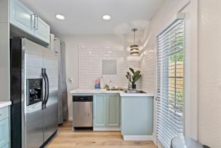 Beautiful home with pool near Kemah Boardwalk - 1