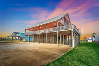 Huge Home With Game Room, Large Deck and Bunk Room - 9