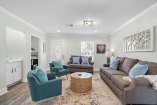 Island home with private pool and game room - 8