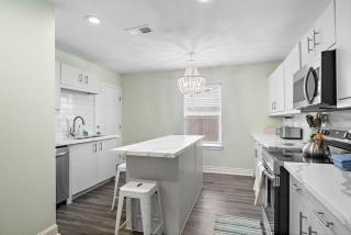 Island home with private pool and game room - 5