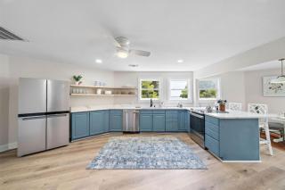 Unique lakefront home with private pier, stunning views, and a pool - 0