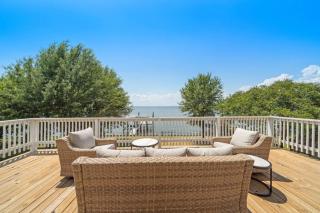 Unique lakefront home with private pier, stunning views, and a pool - 7