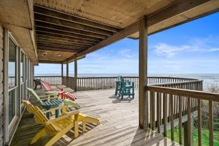 Beachfront estate with huge deck and gorgeous ocean views - 6
