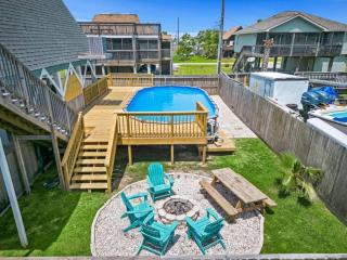 A-Frame beach house with private pool and minutes from the beach - 5