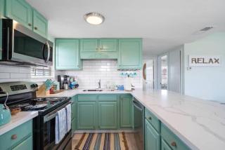 Cute Cottage With Game Room, Close to the Beach - 8