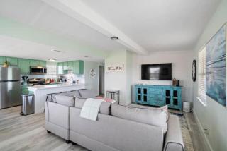 Cute Cottage With Game Room, Close to the Beach - 6