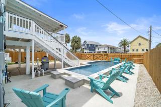 Canal front home with boat slip, deck and gorgeous water views - 8