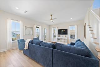 Stunning and grand beach house with ample space close to the beach - 7