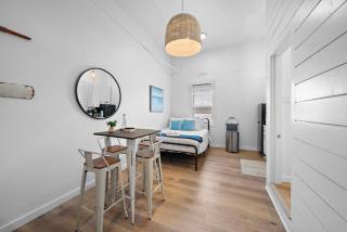 Modern Downtown Galveston Loft, Walk to The Strand - 9