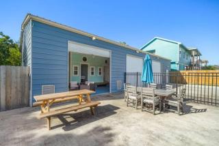 Gorgeous Home with Huge Private Pool and Game Room - San Leon - 7