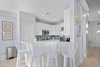 Family home in west Galveston with arcade, close to the beach - 3
