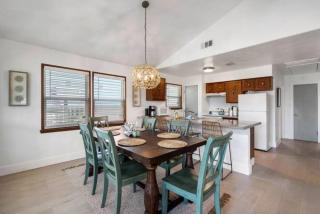 Cozy beach house with ocean views, fire pit and game room - 4