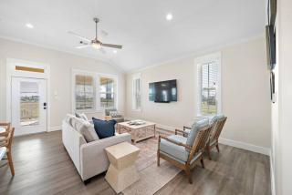 4 Bedroom Coastal Gem Near the Beach - 1