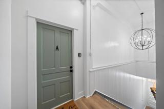 Spacious Loft, Close to The Strand, Port, and Beach - 5