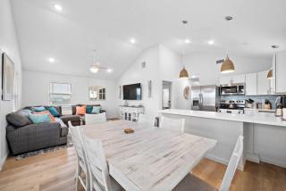 Spacious Home With Large Deck and Steps to the Beach - 8