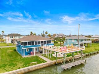 Waterfront canal with stunning pool and direct fishing access - 6