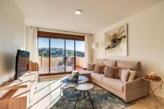 Estepona Golf 2BR Apartment - Private Terrace, Beautiful Views, Near Beach - 3