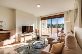 Estepona Golf 2BR Apartment - Private Terrace, Beautiful Views, Near Beach - 2
