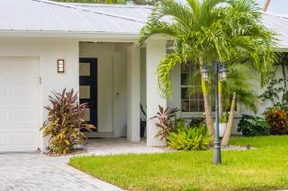 Private Heated Pool BBQ Firepit Near Water - 9