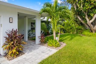 Private Heated Pool BBQ Firepit Near Water - 6