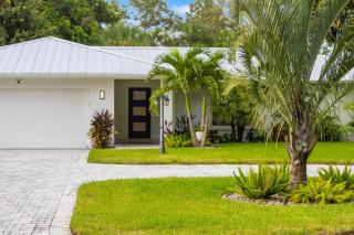 Private Heated Pool BBQ Firepit Near Water - 5