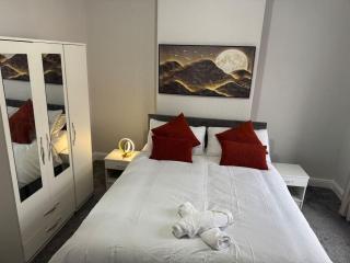 Bakewell St 2BR Retreat for 5 with FREE Parking - 8