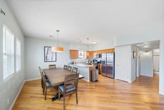 Fishermans Dream With Game Room Walk to the Beach - 5