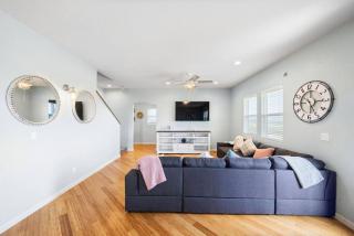 Fishermans Dream With Game Room Walk to the Beach - 1