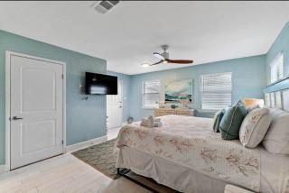 Modern bungalow with private pool, fire pit and game room - 4