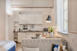 Studio Apartment 1 Min From Lake - 6