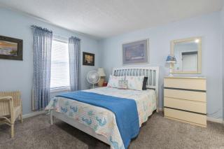 Shore Dr Sunset Retreat - 8