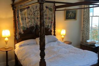 2 Bed House - Sleeps 6 - Garden Pets Parking - 4