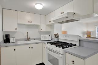 Elsewhere on Madison Square Carriage House - 7