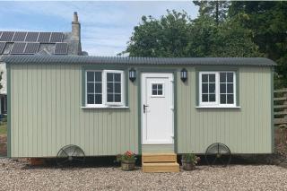 Woodhead Shepherds Hut - Sleeps 2 - Mailer Farm - 1
