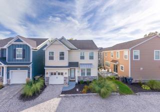 Spacious Dog-Friendly Getaway with Year-Round Pool & Hot Tub - 9