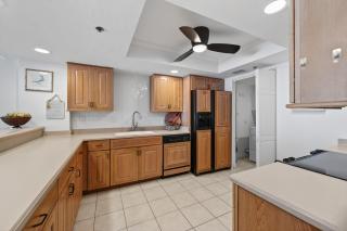 New Listing! Updated direct oceanfront condo with a pool, hot tub, and garage parking - 6