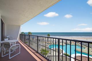 New Listing! Updated direct oceanfront condo with a pool, hot tub, and garage parking - 9