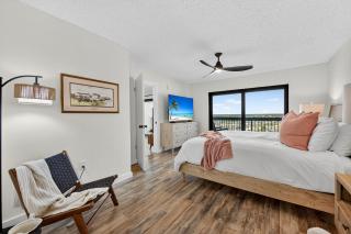 New Listing! Fully renovated with a sunset view, beachfront property with a heated pool - 5